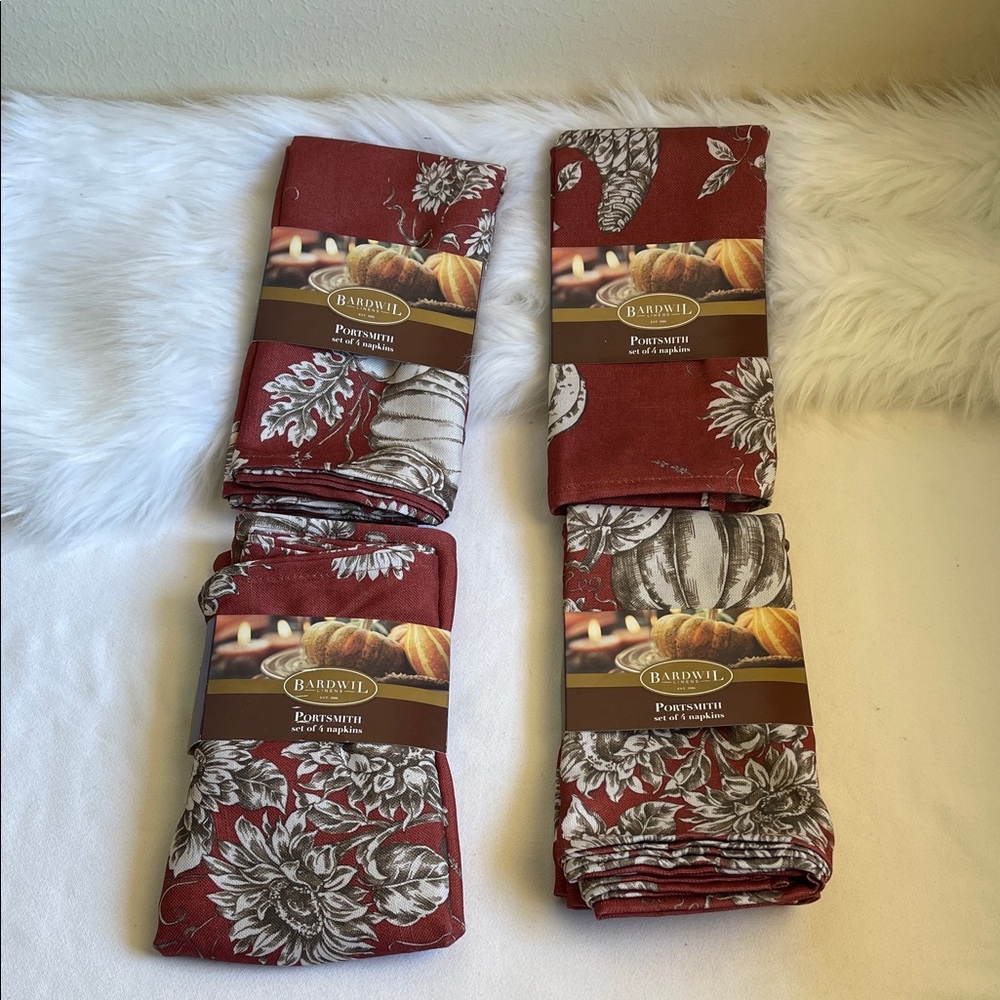 Bardwill Linens Set of 20 Table Napkins 100% Polyester Brand New With Tags.